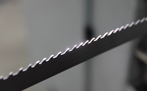 遂宁双金属带锯条产生切削噪音的原因具体有哪些？